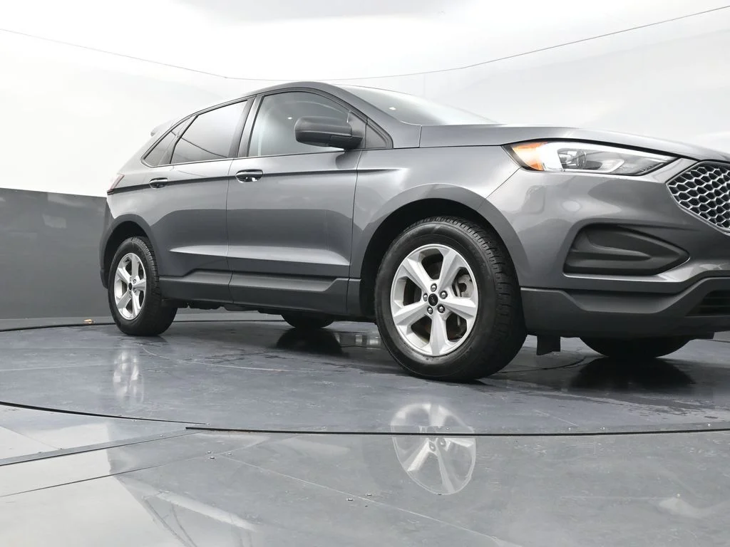 Used 2023 Gray Ford SE image 21