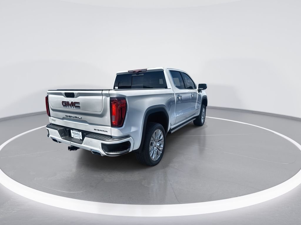Used 2021 White GMC Denali image 5