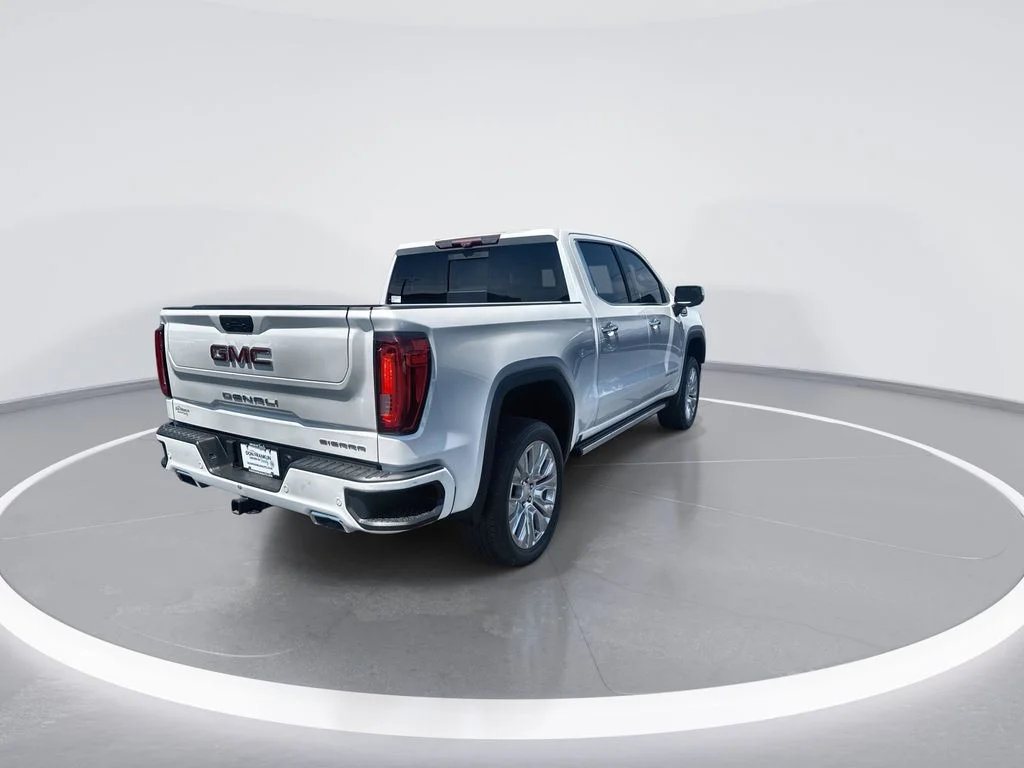 Used 2021 White GMC Denali image 5