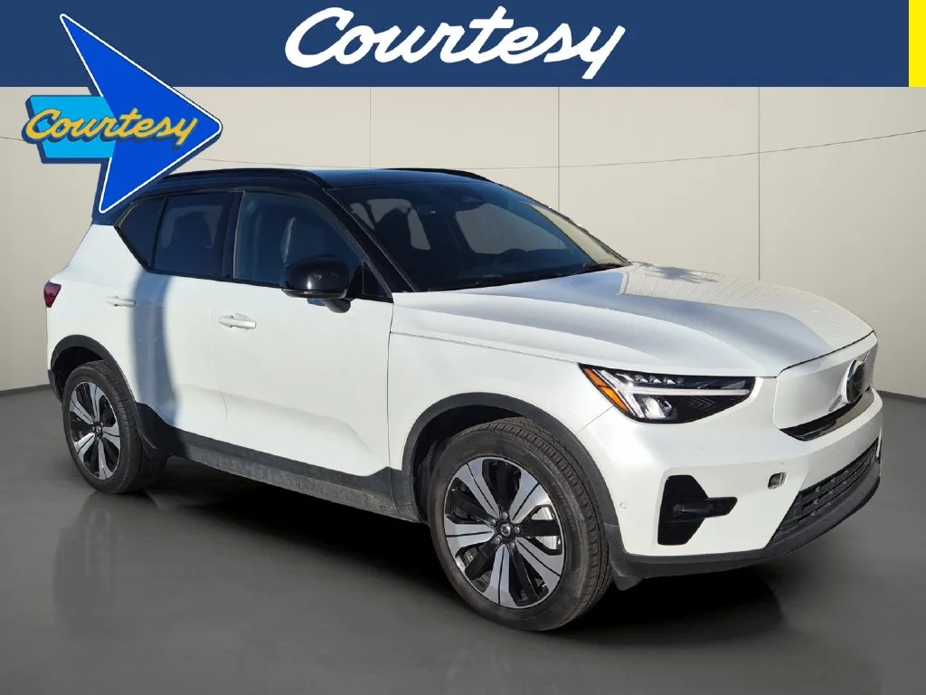 Used 2023 White Volvo Twin Plus image 1