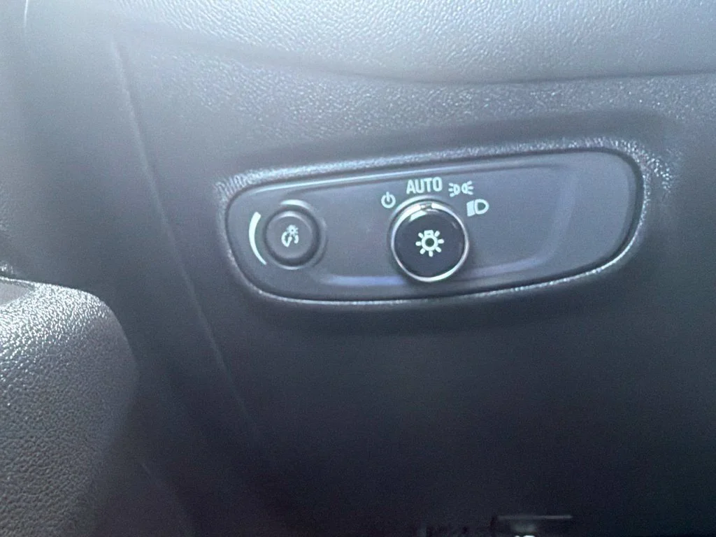 Used 2019 Pacific Blue Metallic Chevrolet LT image 20
