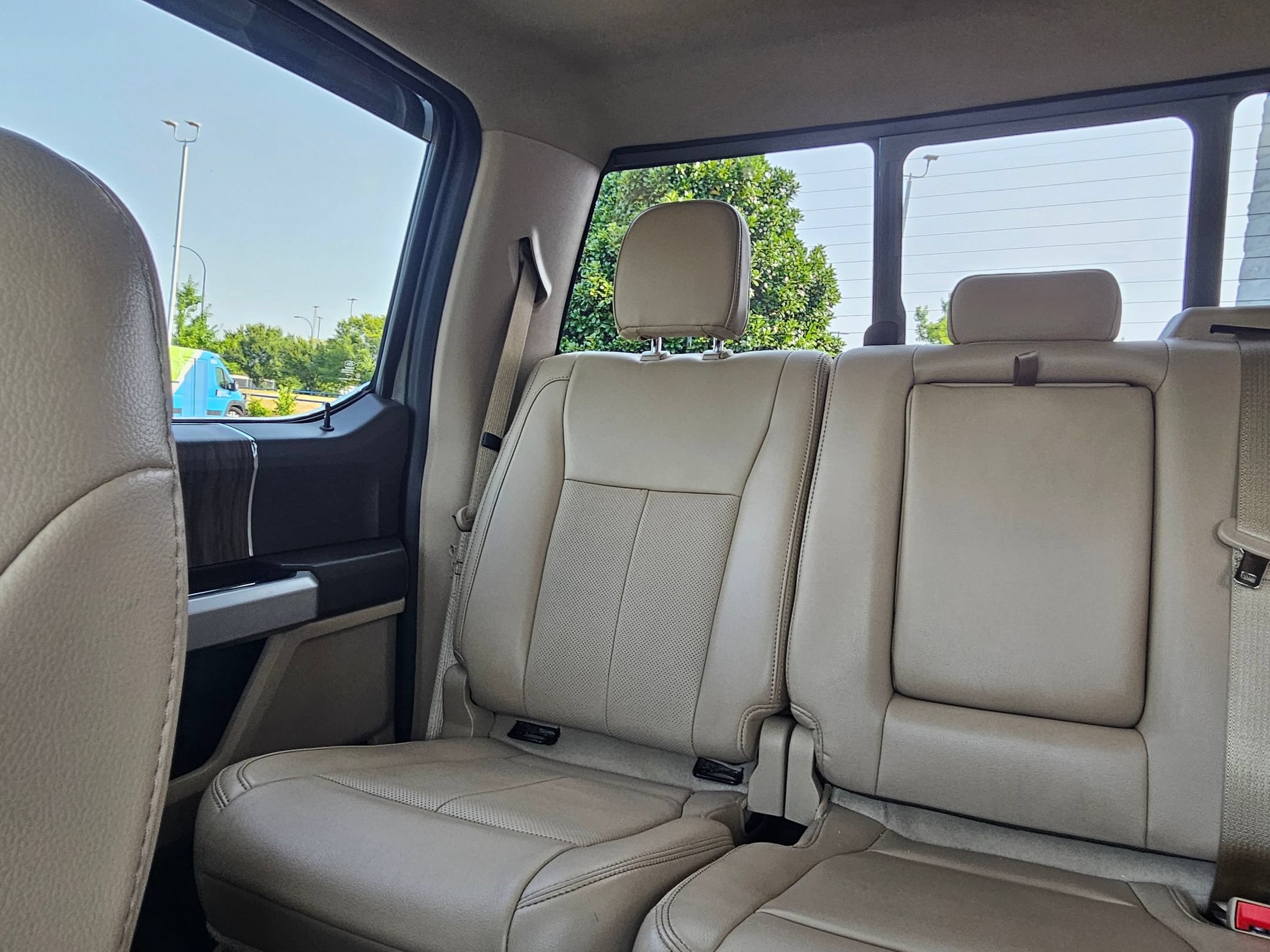 Used 2019 Silver Spruce Metallic Ford LARIAT image 25