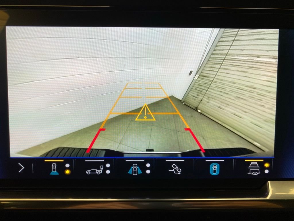 Used 2025 Blue Chevrolet LT image 17