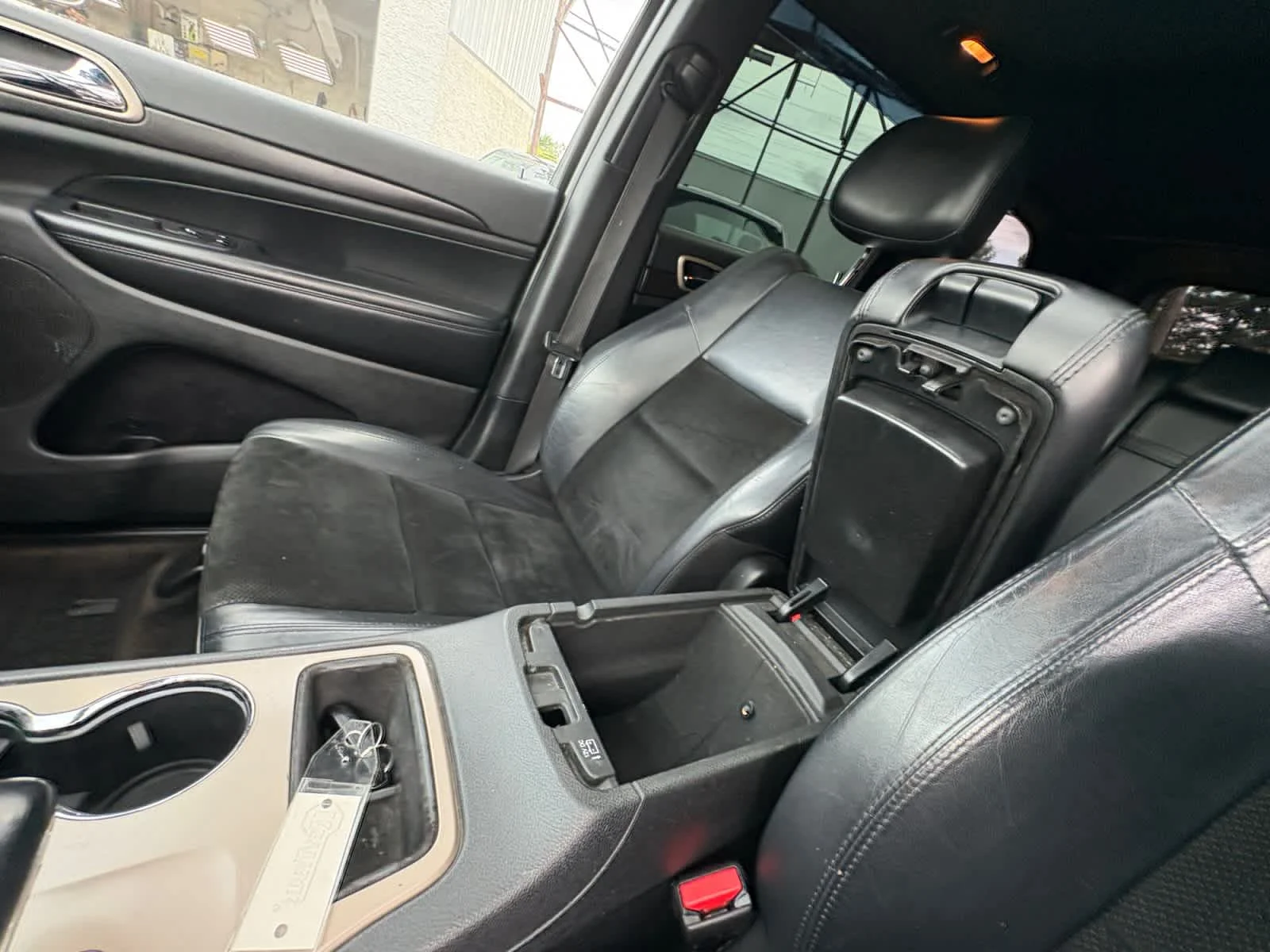 Used 2014 Bright White Clearcoat Jeep Altitude image 26