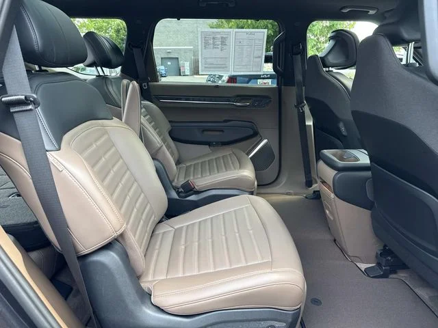 Used 2024  Kia Land image 14