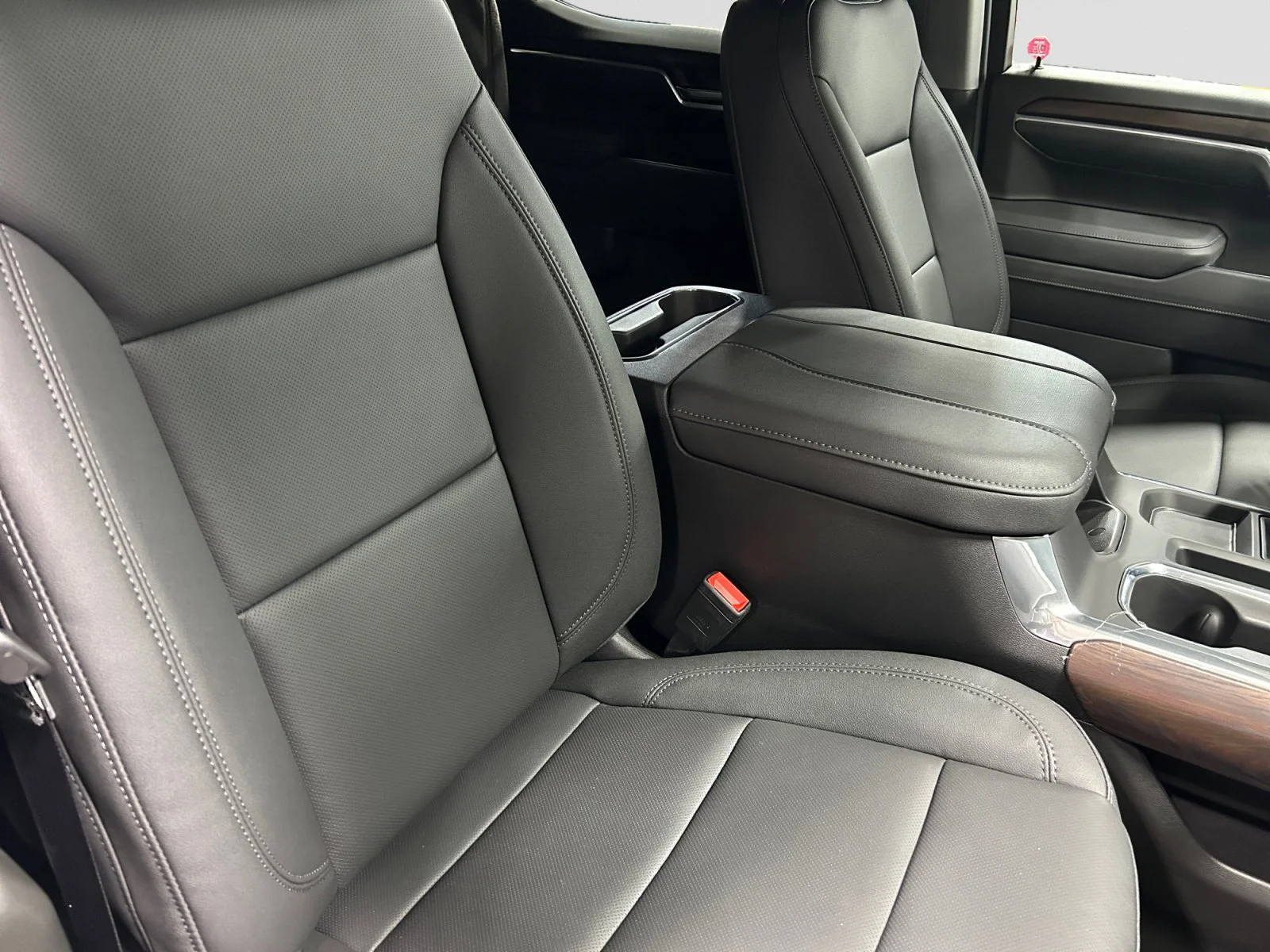New 2026 Glacier White Tricoat GMC SLT image 11