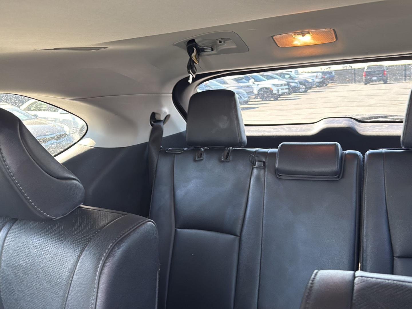 Used 2021 Blizzard Pearl Toyota Platinum image 8