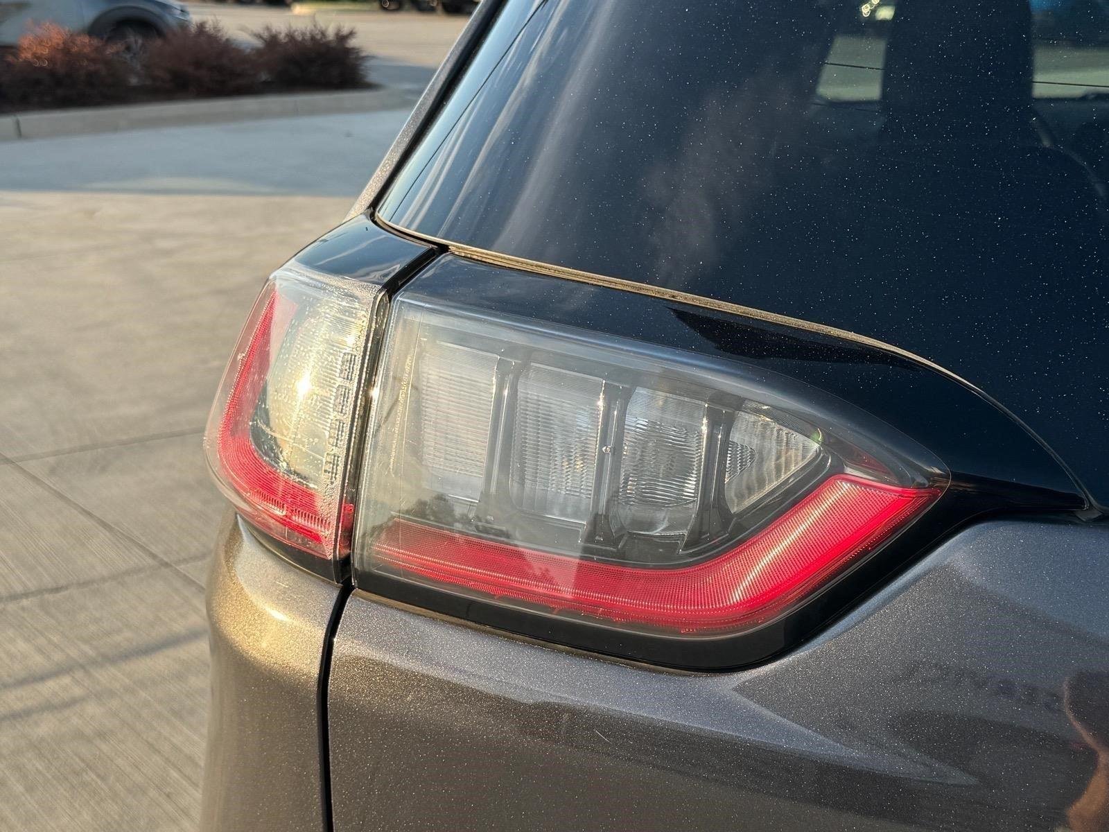 Used 2019 Sting-Gray Clearcoat Jeep Altitude image 12