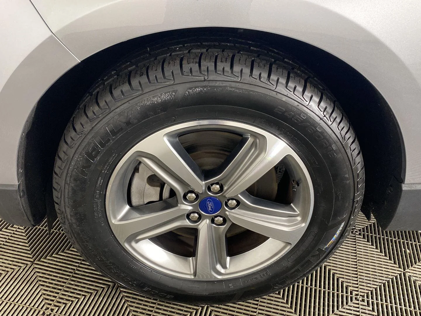 Used 2022 Iconic Silver Ford SEL image 17