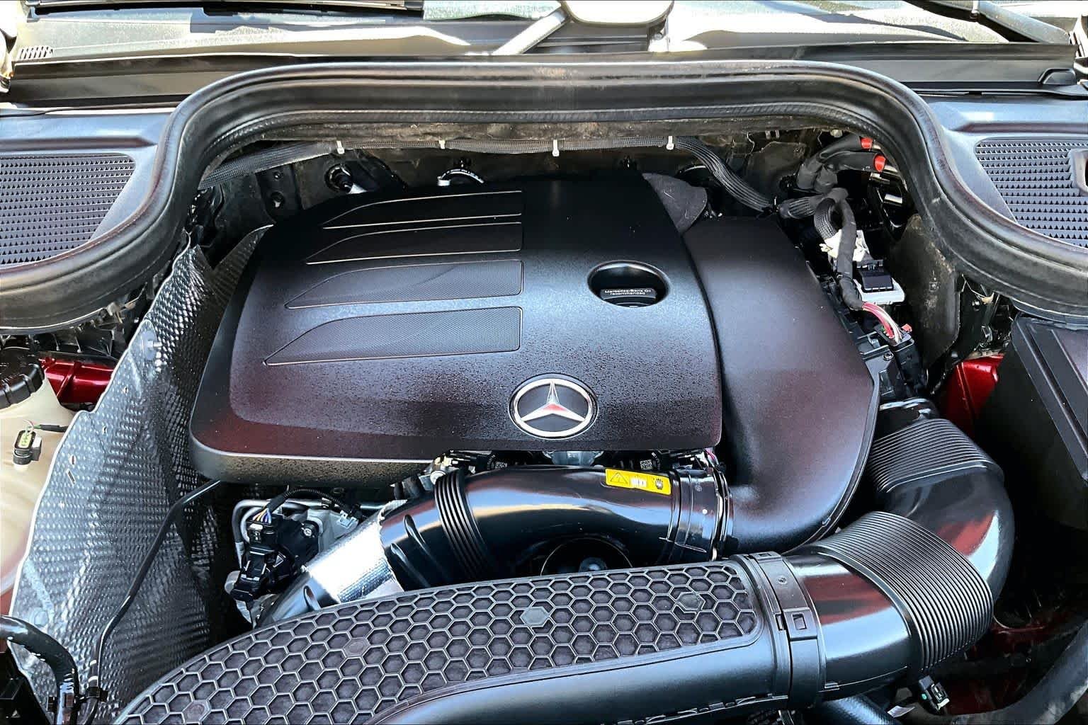 Used 2022 MANUFAKTUR Cardinal Red Metallic Mercedes-Benz GLE 350 image 31
