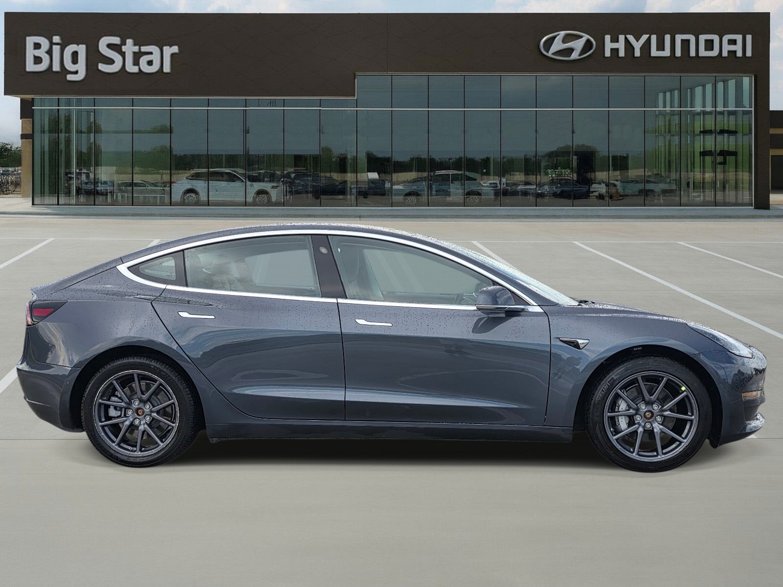 Used 2018 Gray Tesla Long Range image 5