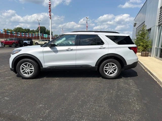 New 2026 Space White Metallic Ford Active image 6