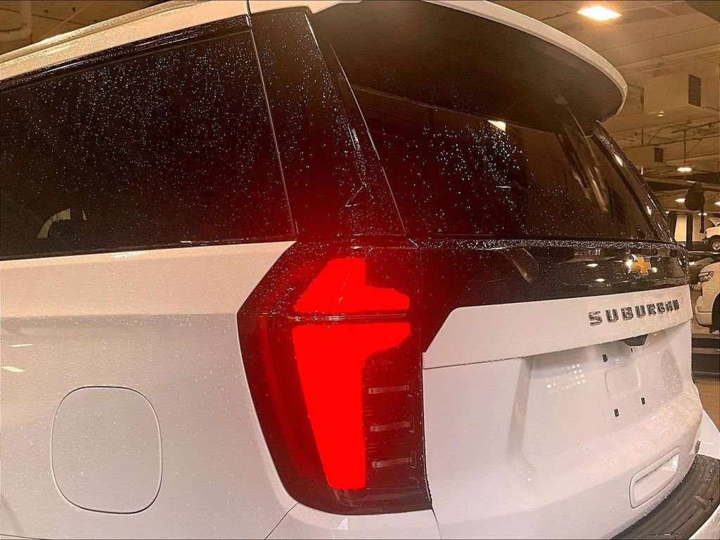 Used 2025 White Chevrolet LT image 34
