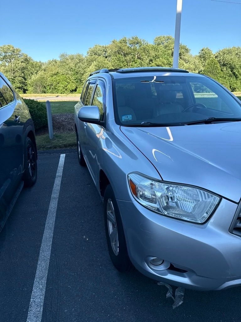 Used 2010 Silver Toyota SE image 10