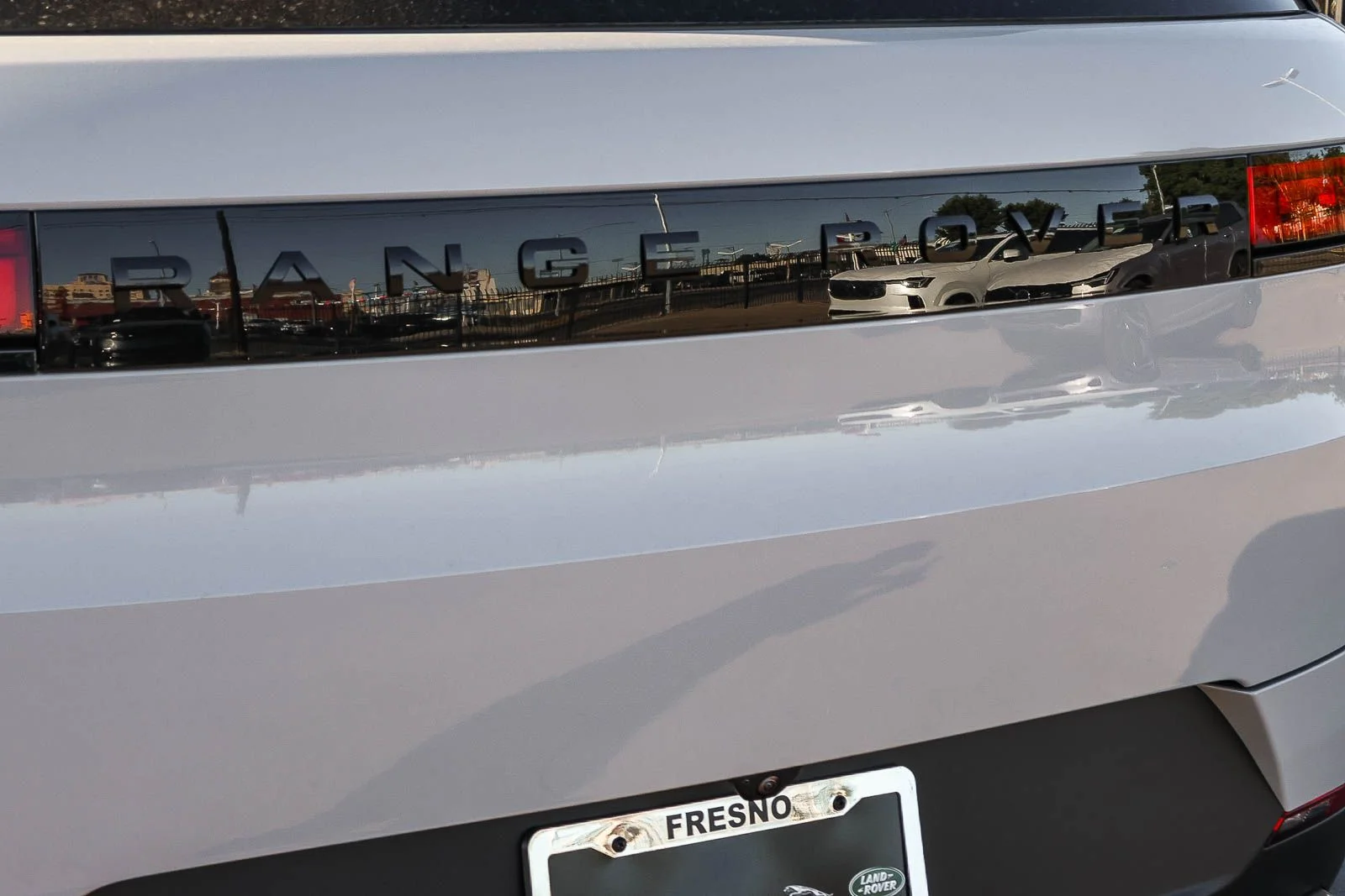 New 2026 Borasco Grey Land Rover SE image 12