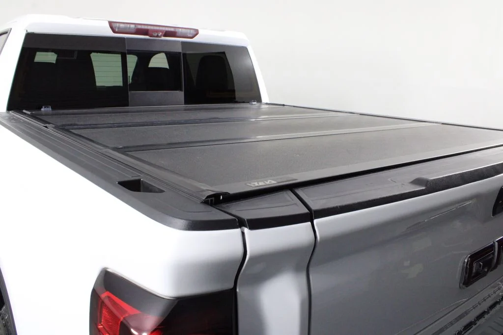 Used 2022 White GMC AT4 image 16
