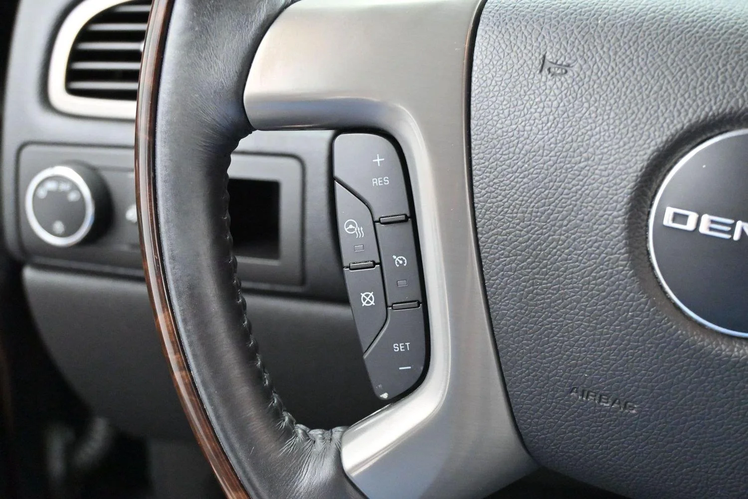 Used 2014 ONYX BLACK GMC Denali image 20