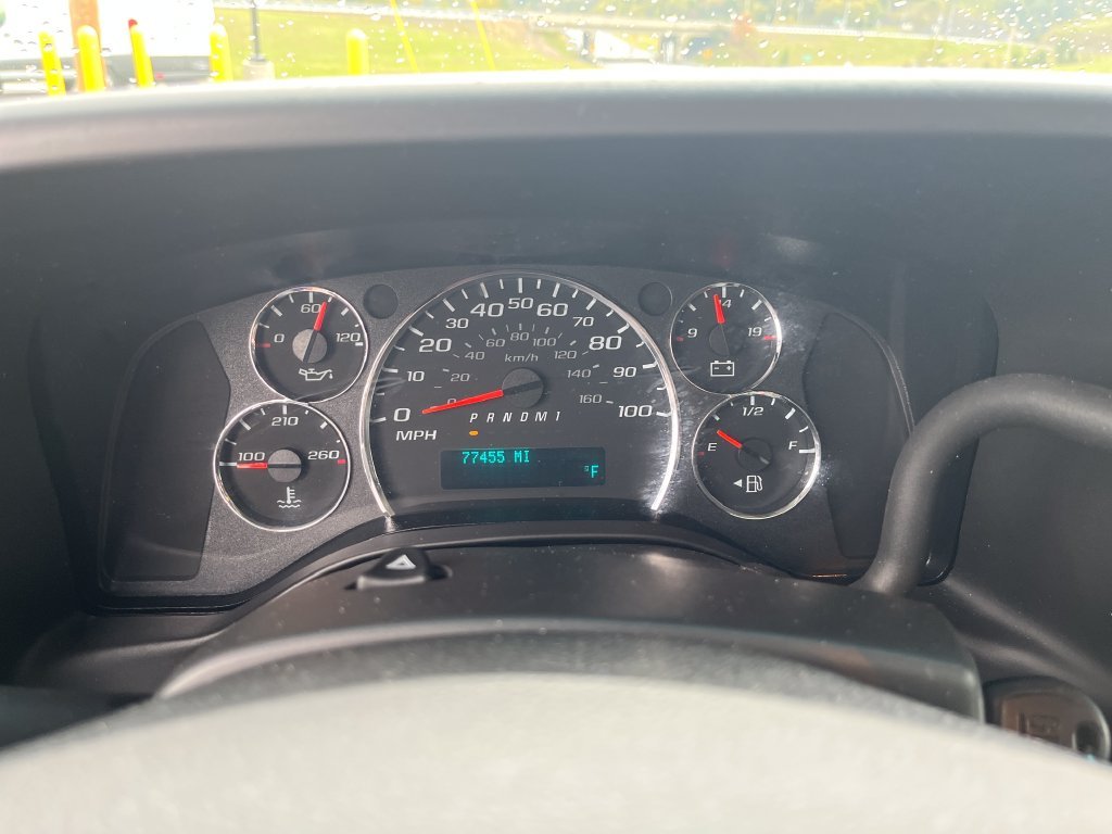 Used 2023 White GMC Work Van image 15