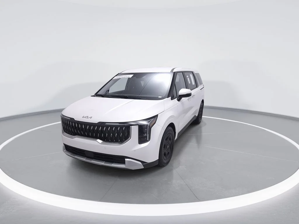 Used 2025 White Kia LXS image 3