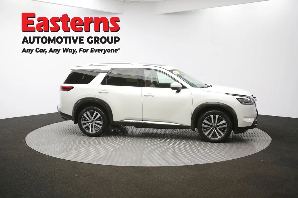 Used 2022 White Nissan Platinum image 50