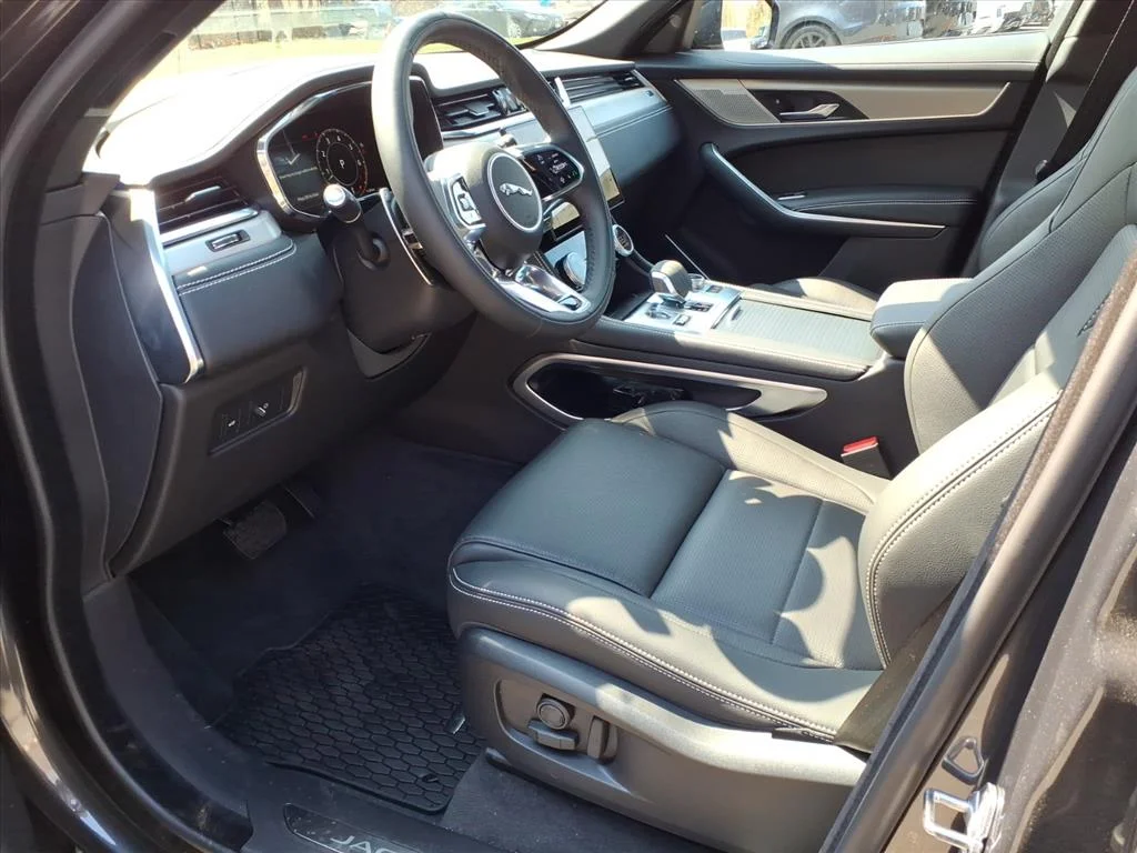 New 2026 Grey Jaguar P400 R-Dynamic S image 17