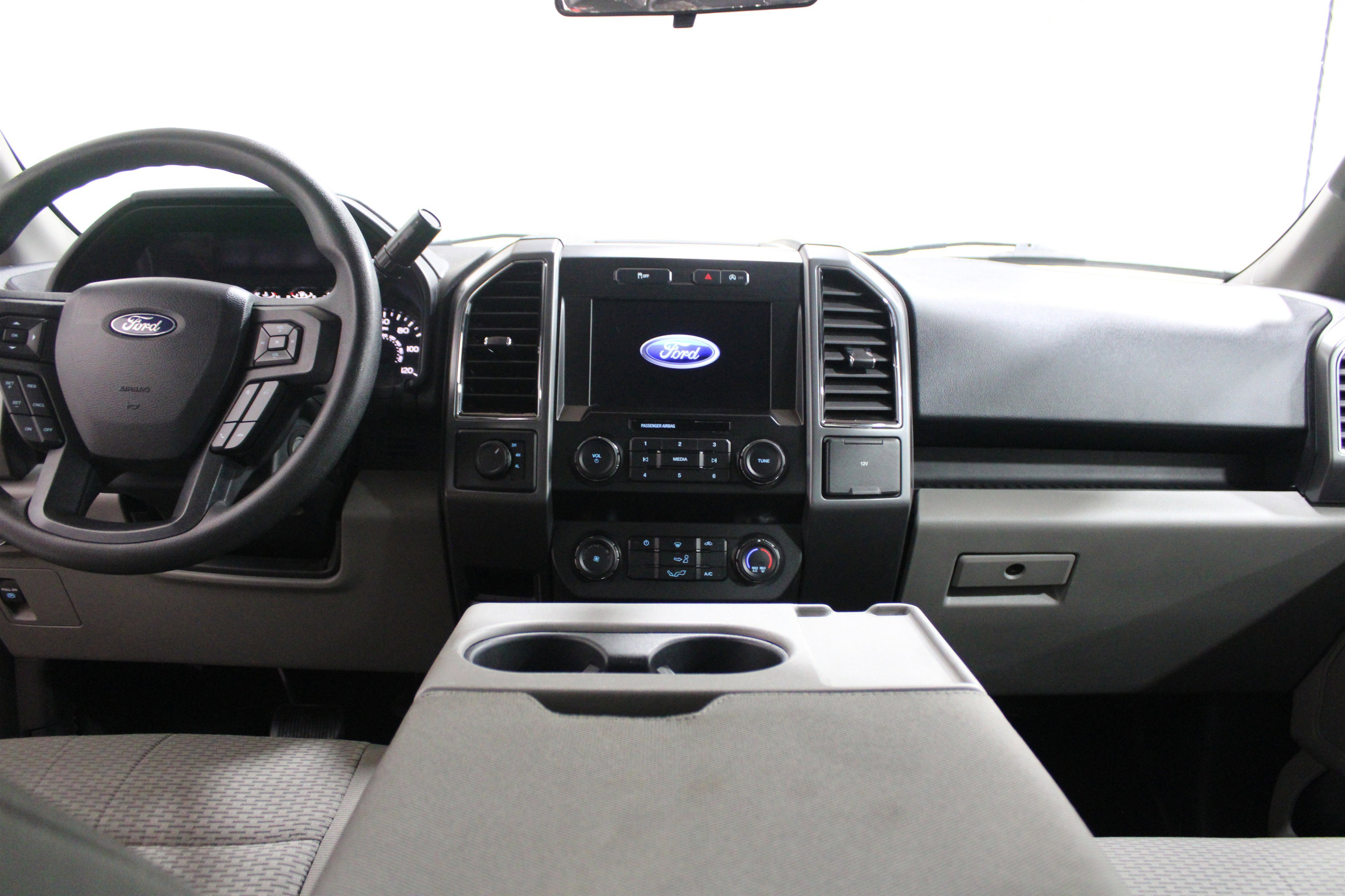 2020 Ford F-150 XLT photo 2