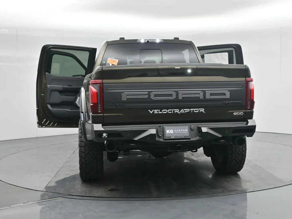 New 2025 Shelter Green Ford Raptor image 36