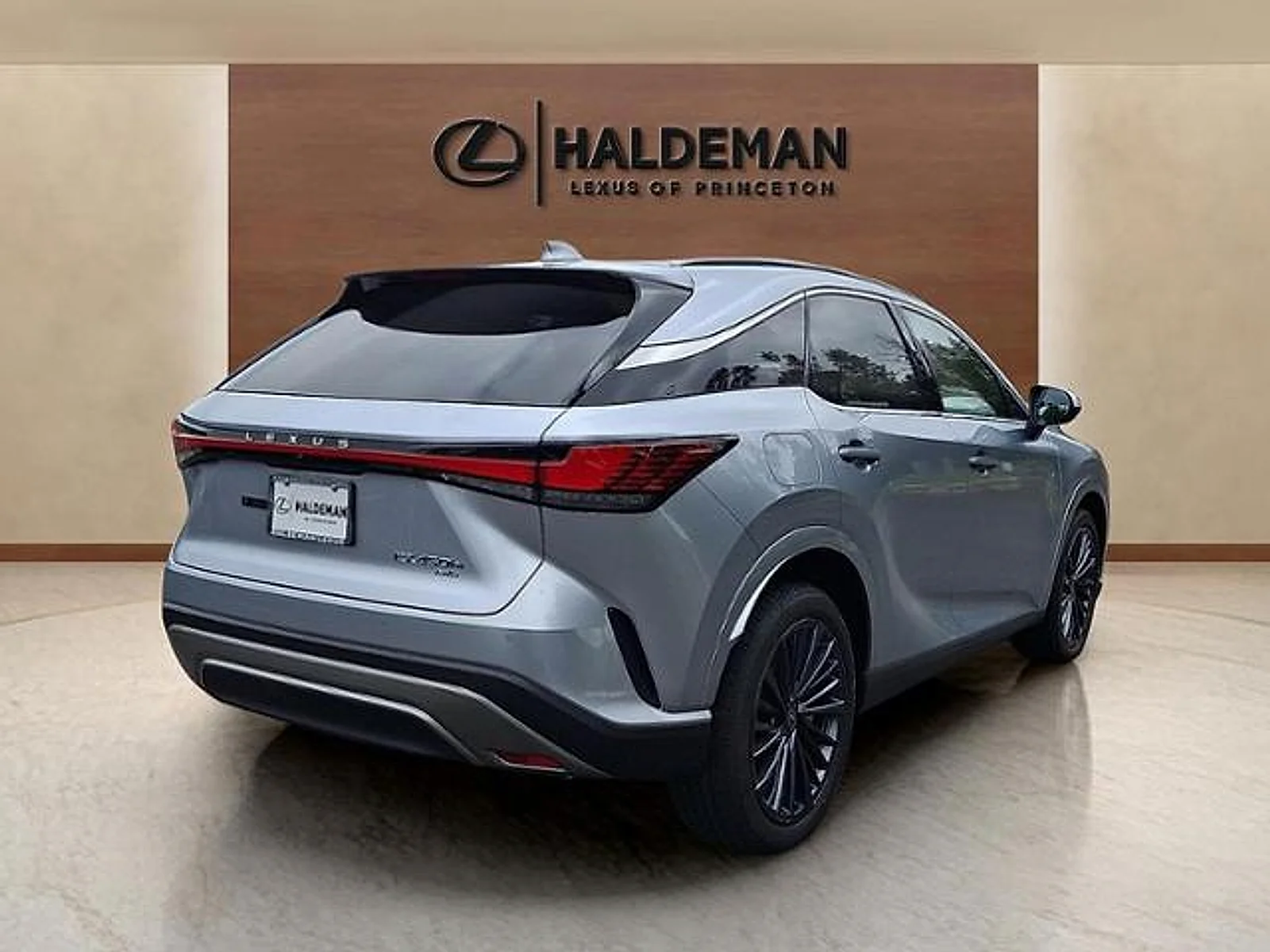 2026 Lexus RX 450h+ Premium - Photo 6