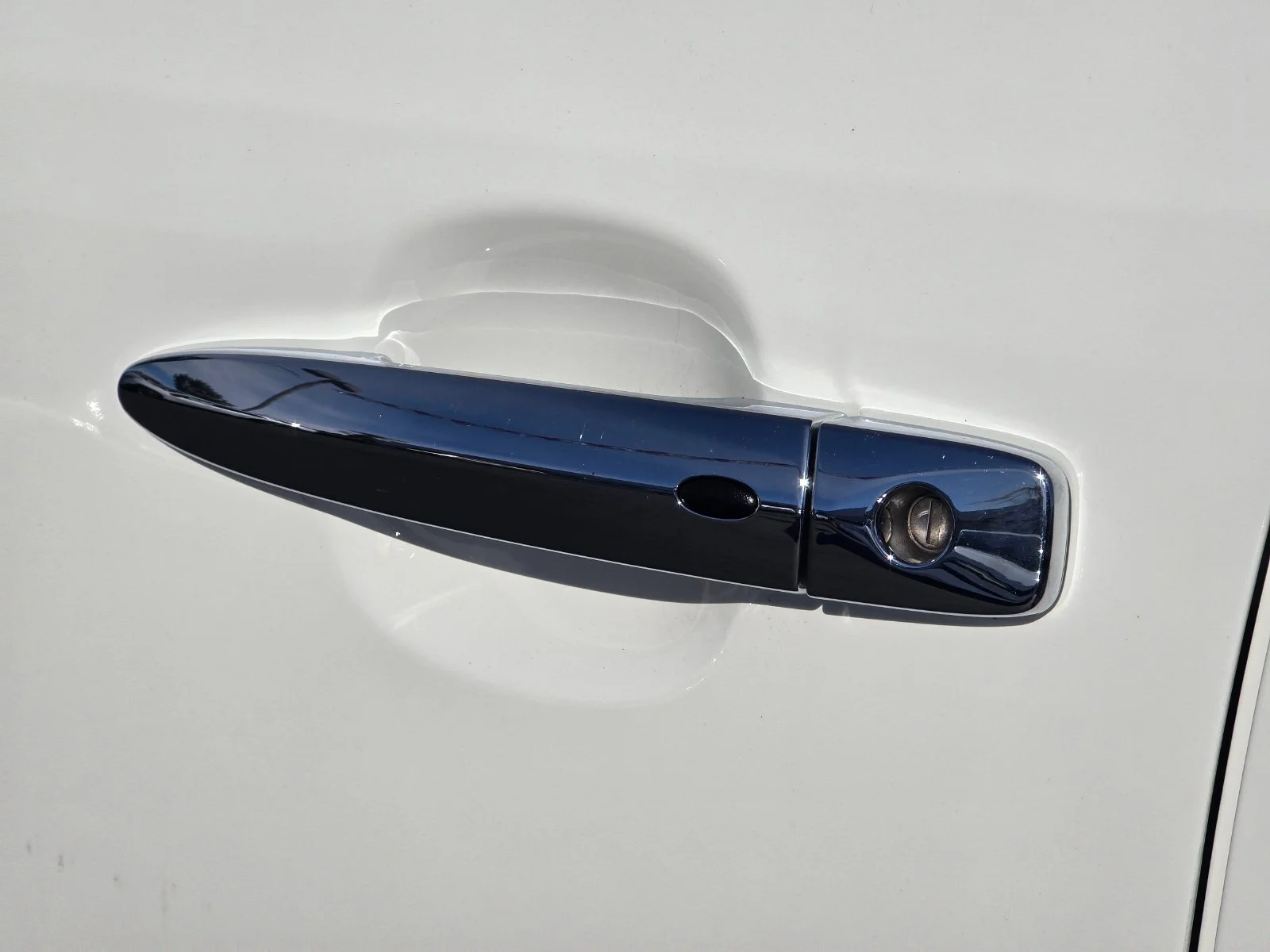 Certified Used 2025 White Nissan S image 26