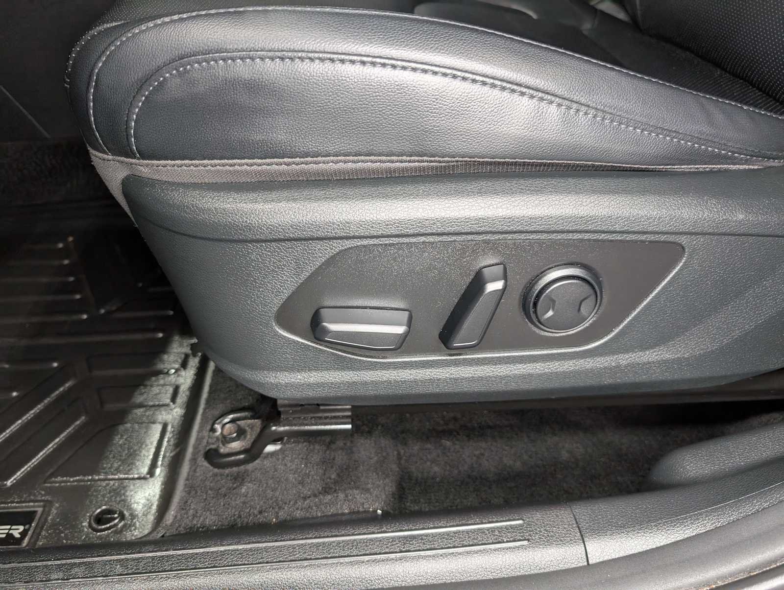 Certified Used 2023 Snow White Pearl Kia EX image 39