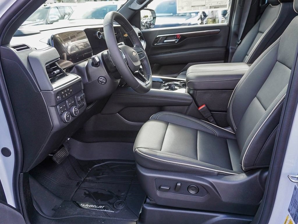 2026 Chevrolet Suburban Premier - Photo 17