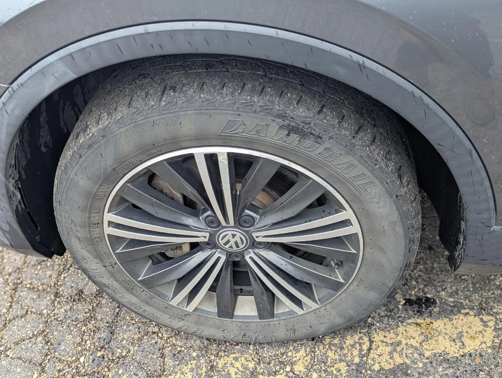 Used 2018 Platinum Gray Metallic Volkswagen SEL image 29