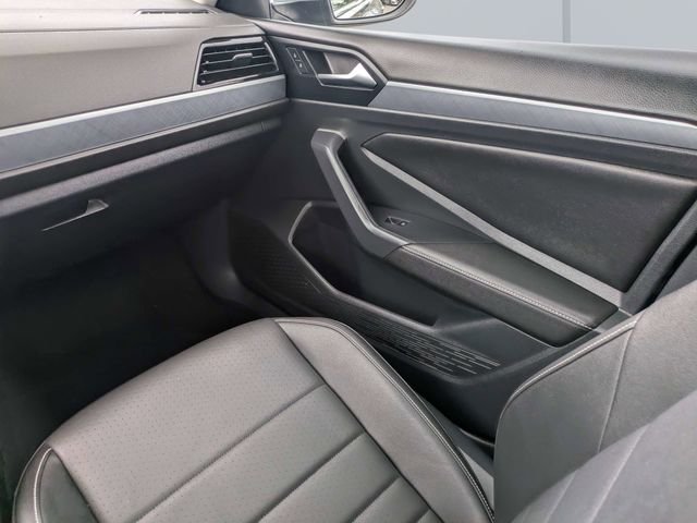 Used 2024 Silver Volkswagen 1.5T SE image 15