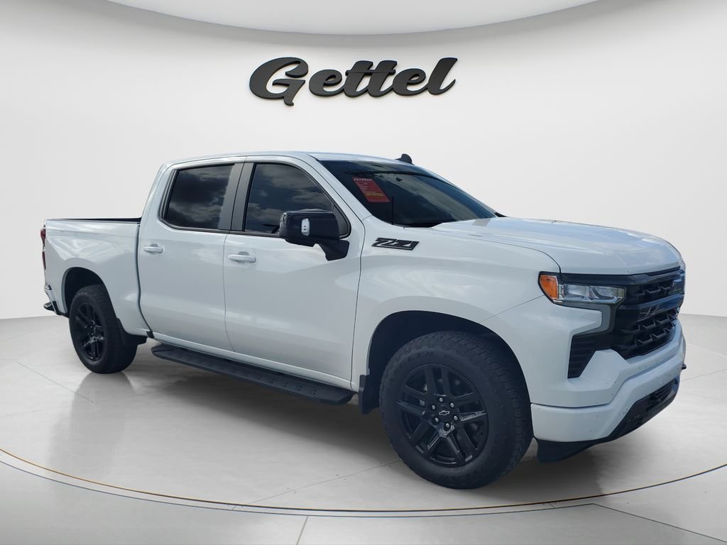 Used 2025 White Chevrolet RST image 2