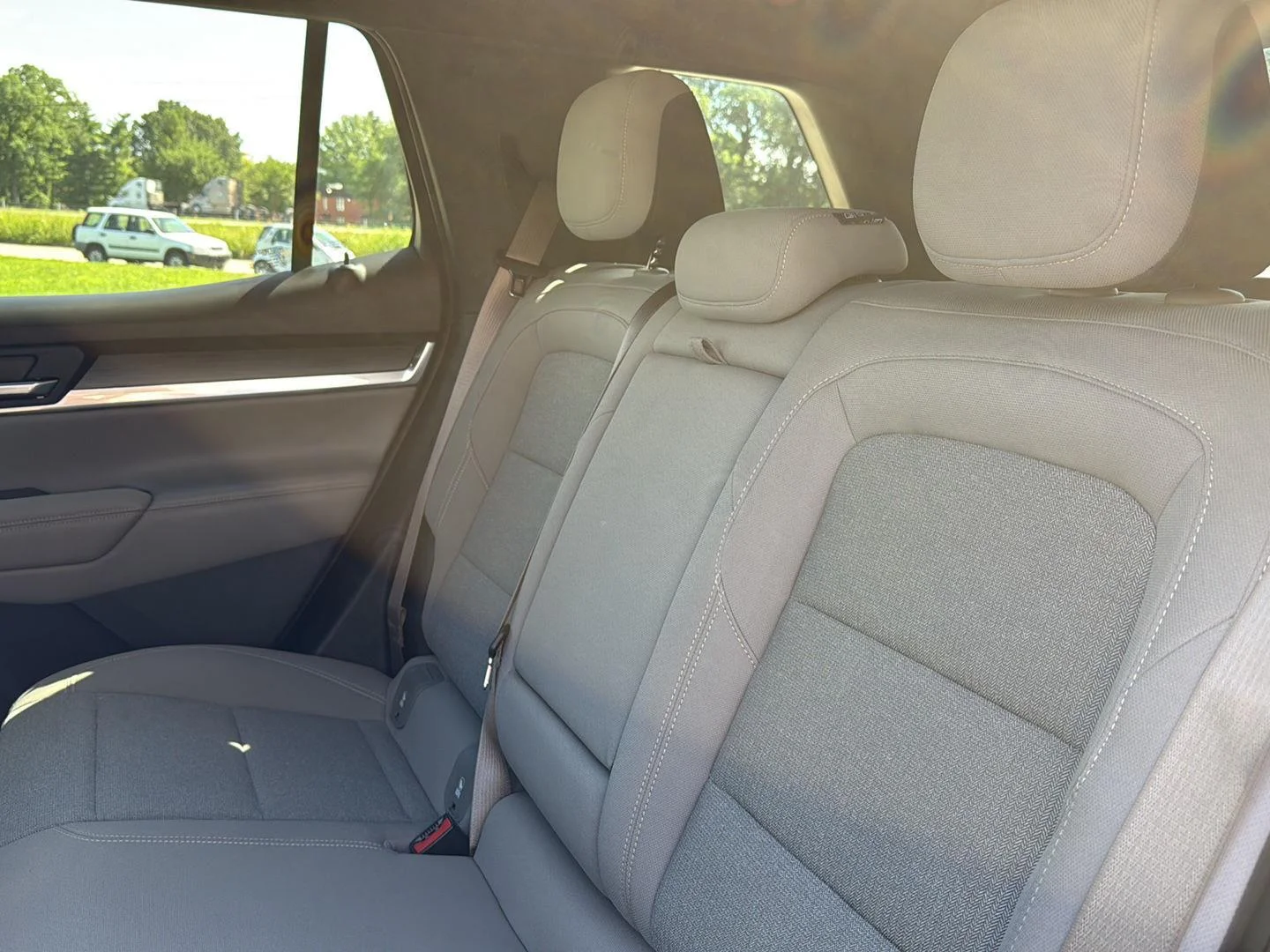 Used 2026 Riverstone Metallic GMC FWD Elevation image 19