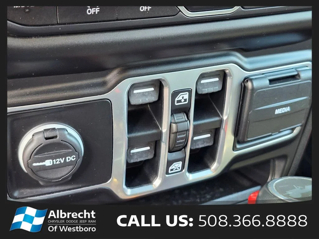 Used 2020 Orange Jeep Unlimited Sahara image 24