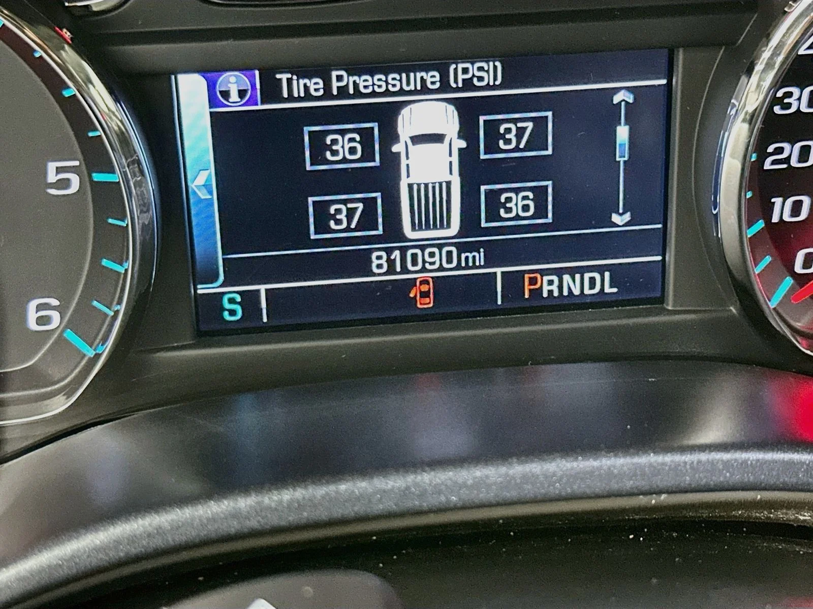 Used 2018 Quicksilver Metallic GMC SLT image 13