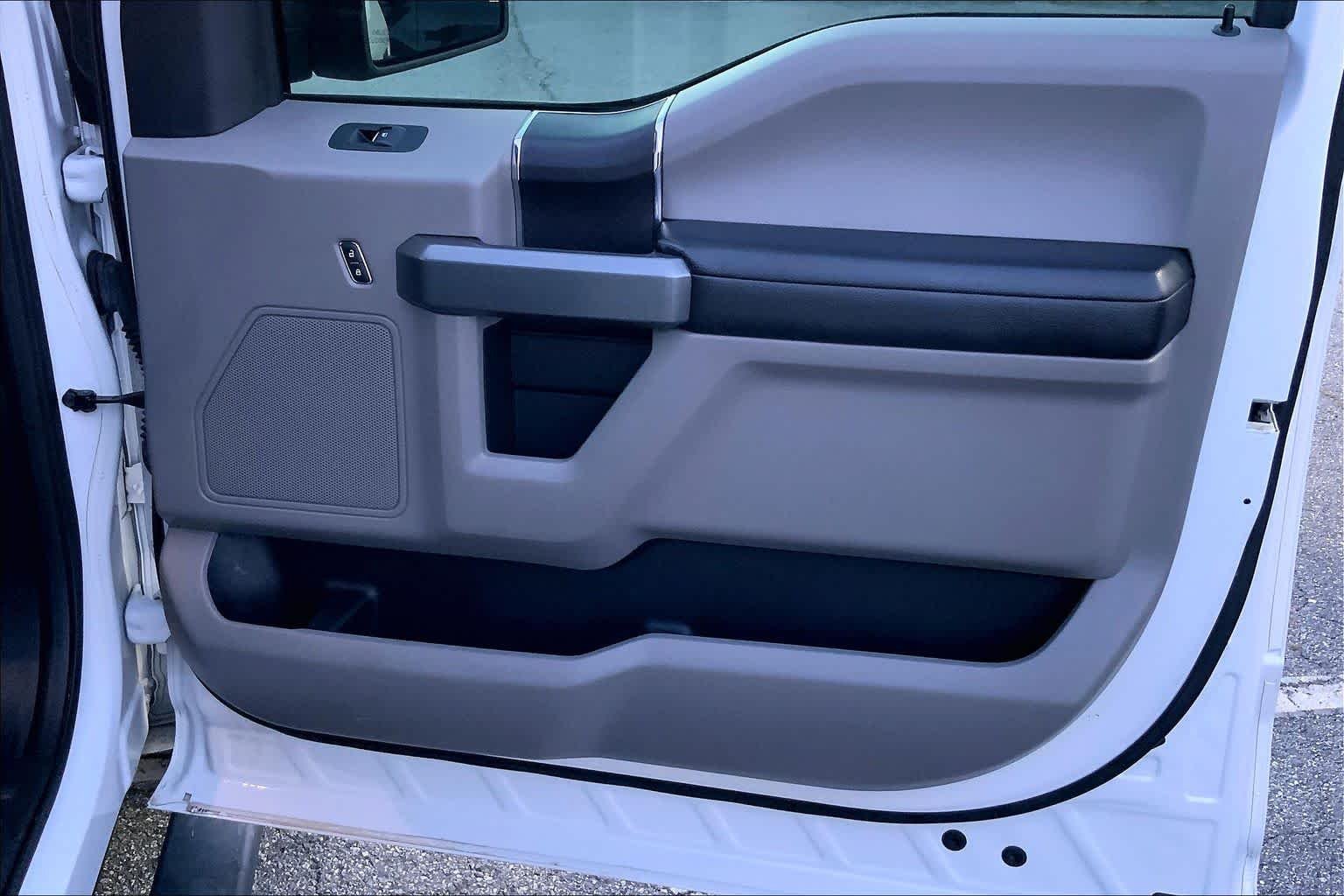 Used 2018 Oxford White Ford XLT image 22