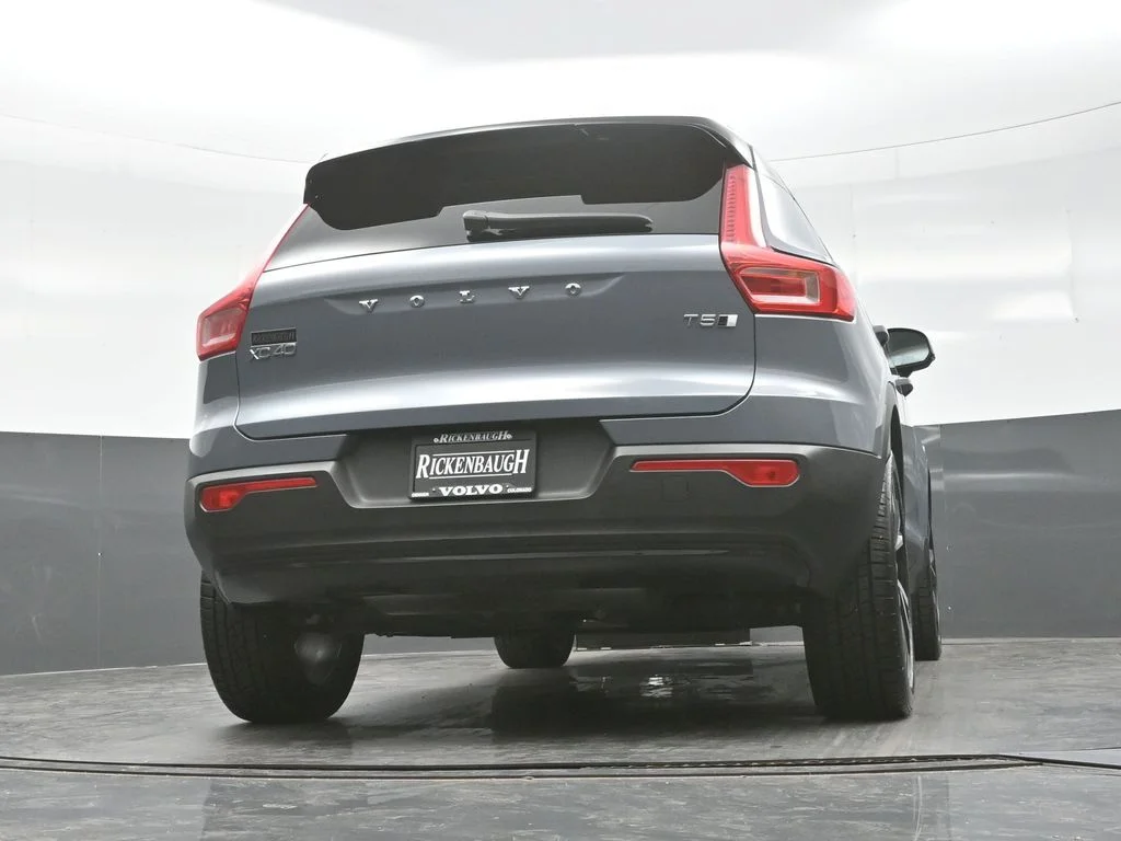 Used 2021 Thunder Gray Metallic Volvo R-Design image 23