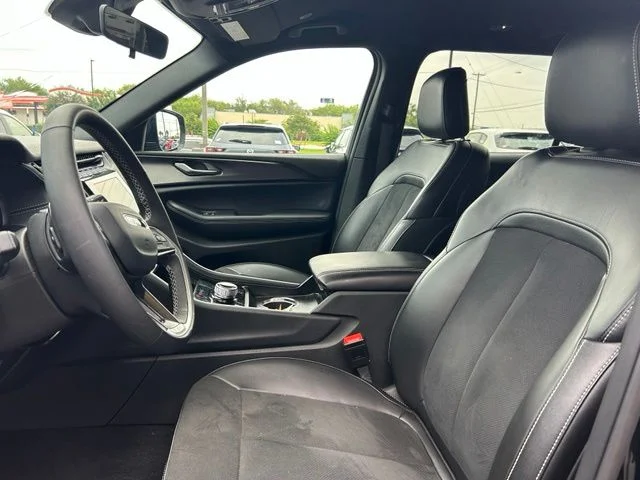 Used 2025 Black Jeep Altitude image 10
