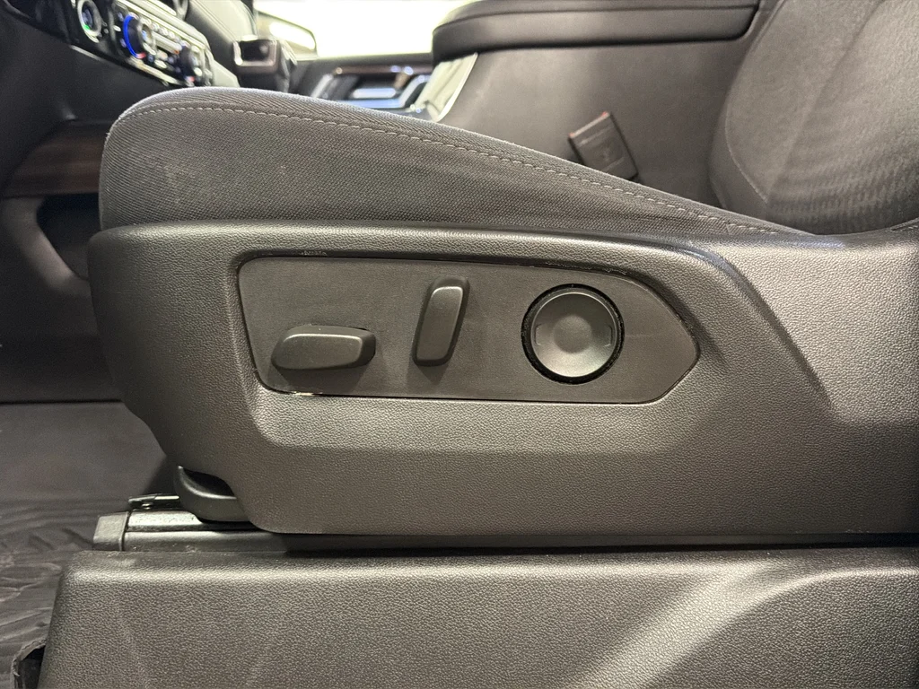 Used 2022 Gray Chevrolet LT image 30