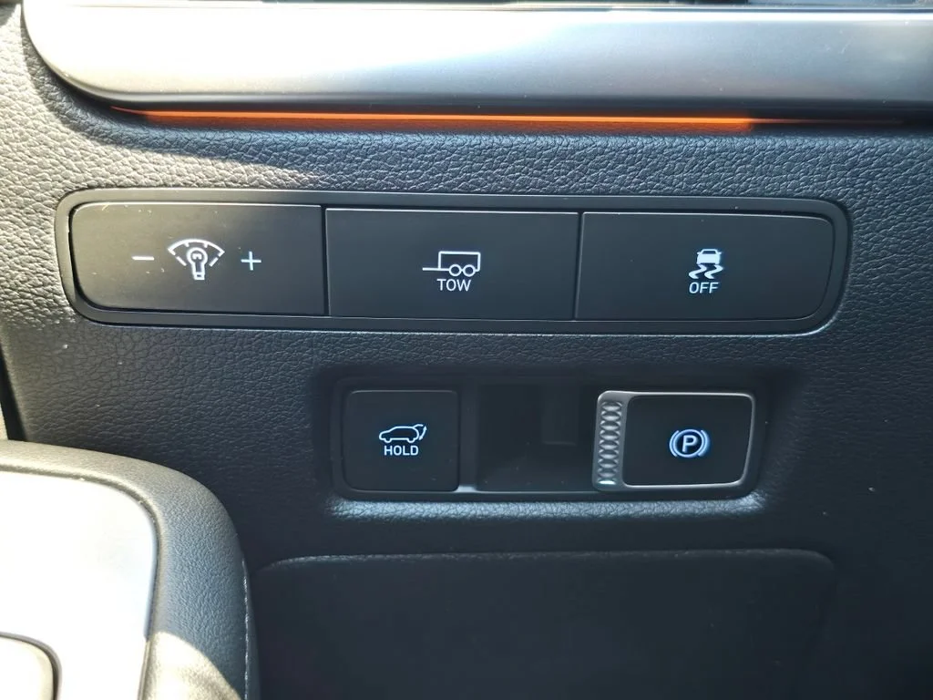 Used 2024 Abyss Black Hyundai Limited image 18