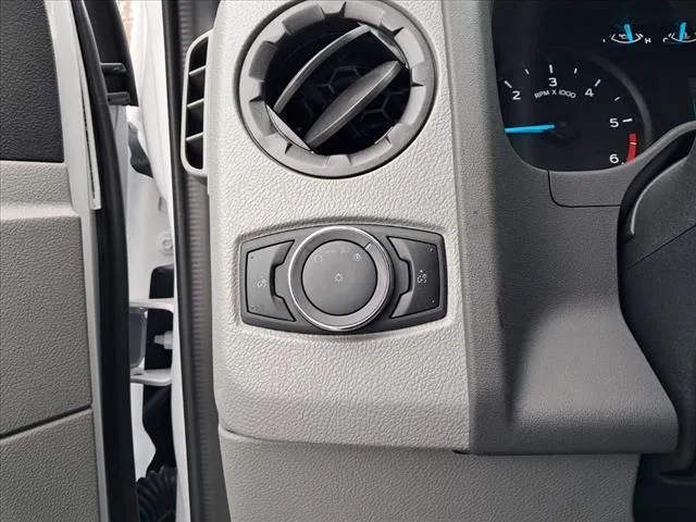 2025 Ford E-Series Cutaway Base - Photo 11