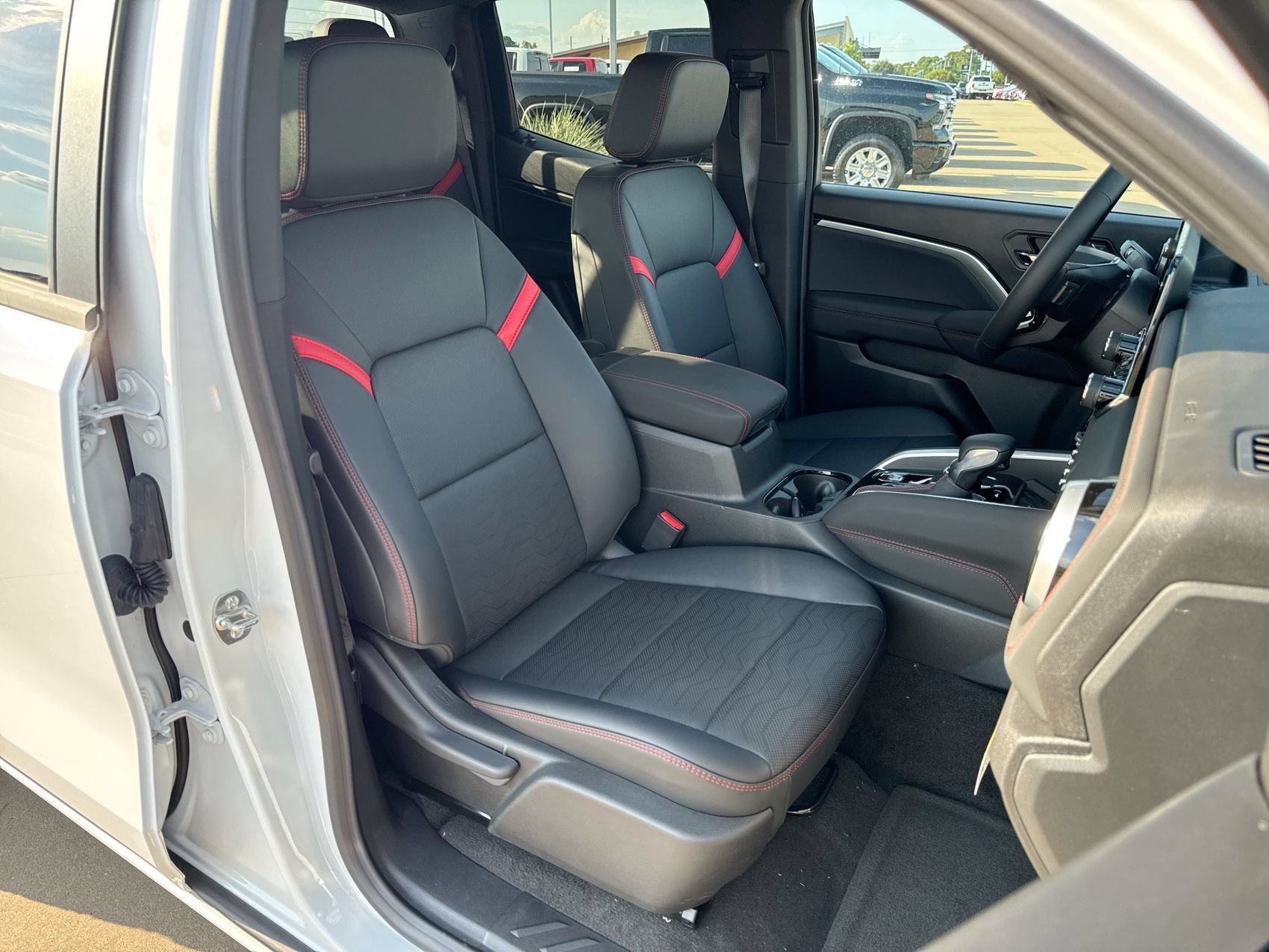 2026 Chevrolet Colorado Z71 - Photo 24