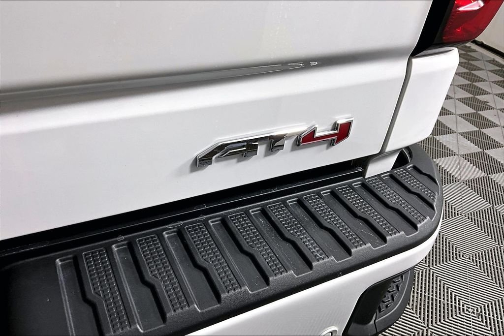 Used 2026 White GMC AT4 image 25