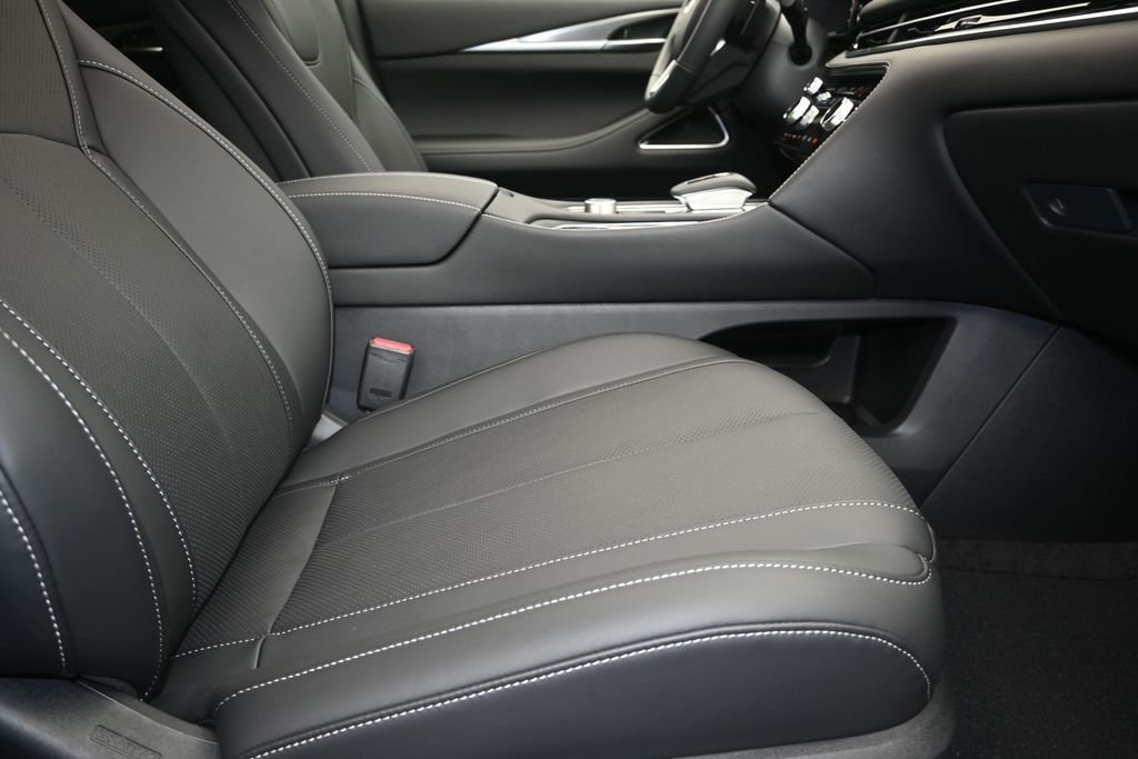 New 2027 RADIANT WHITE INFINITI Sport AWD image 26