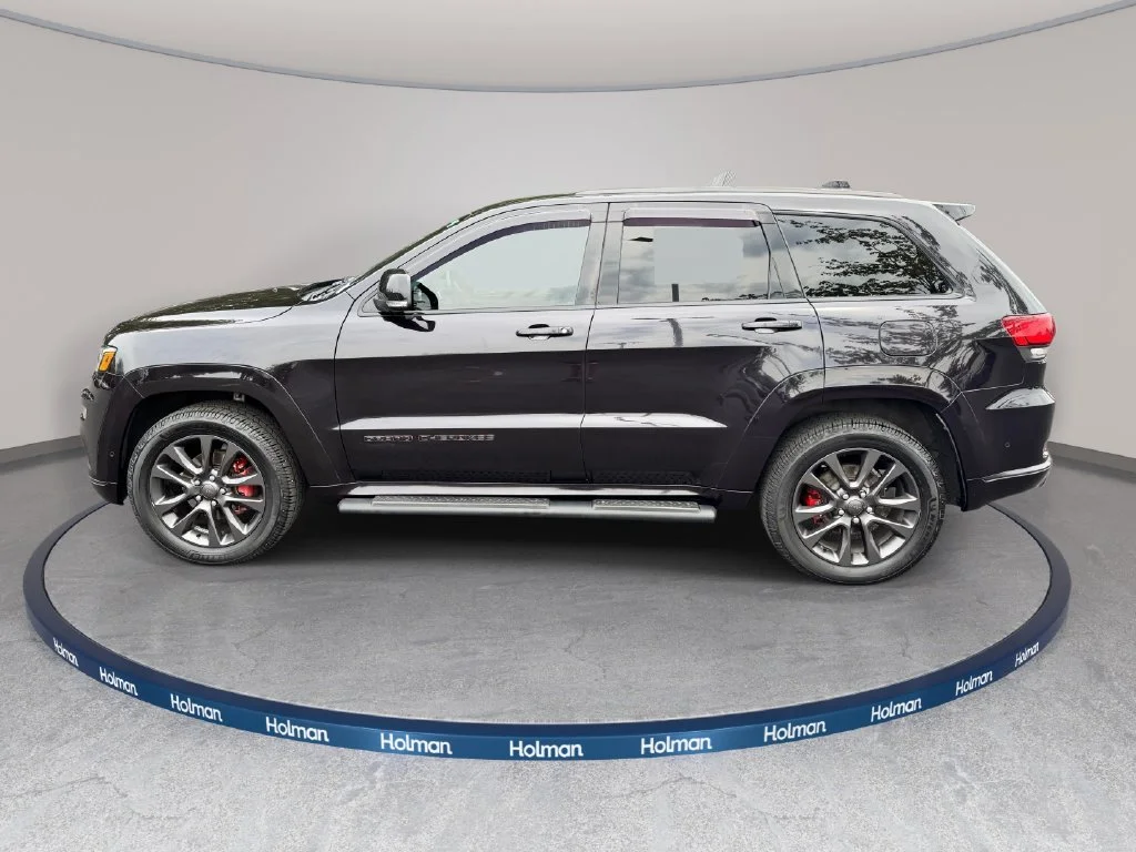 Used 2018 Red Jeep Overland image 9