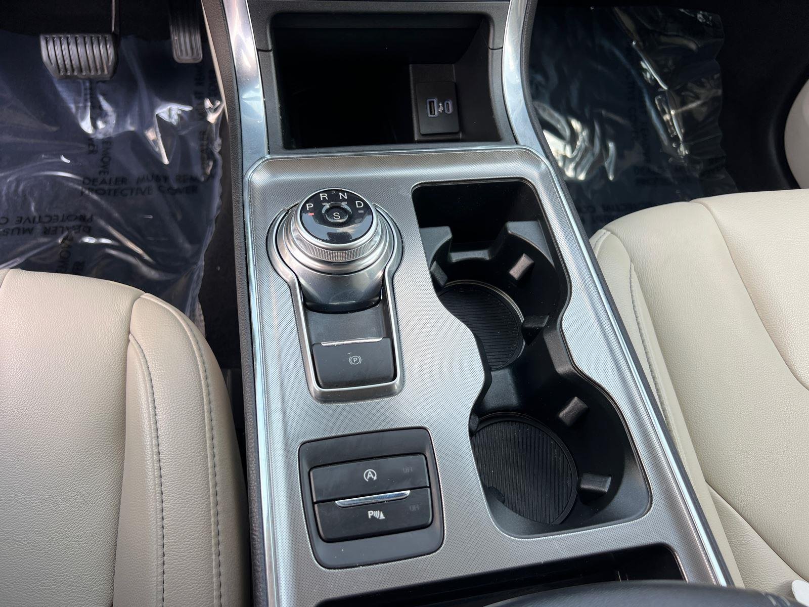 Used 2022 Star White Metallic Tri-Coat Ford Titanium image 32