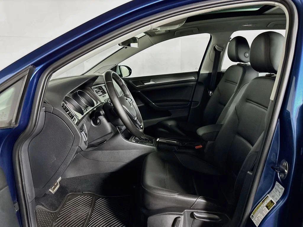 Used 2017 Blue Volkswagen TSI SE image 11