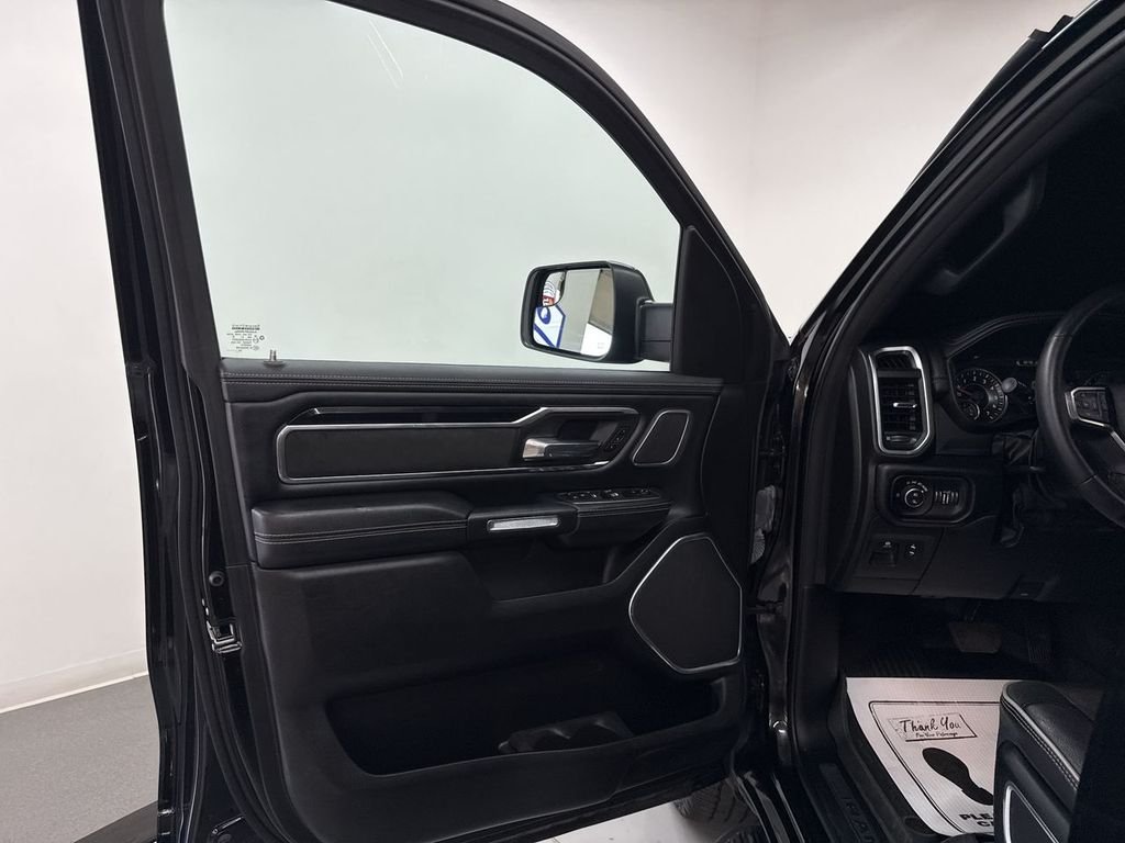 Used 2022 Diamond Black Ram Laramie image 14